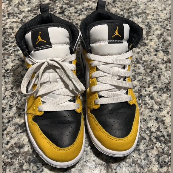 Jordan 1 Mid - Picture 3 of 5
